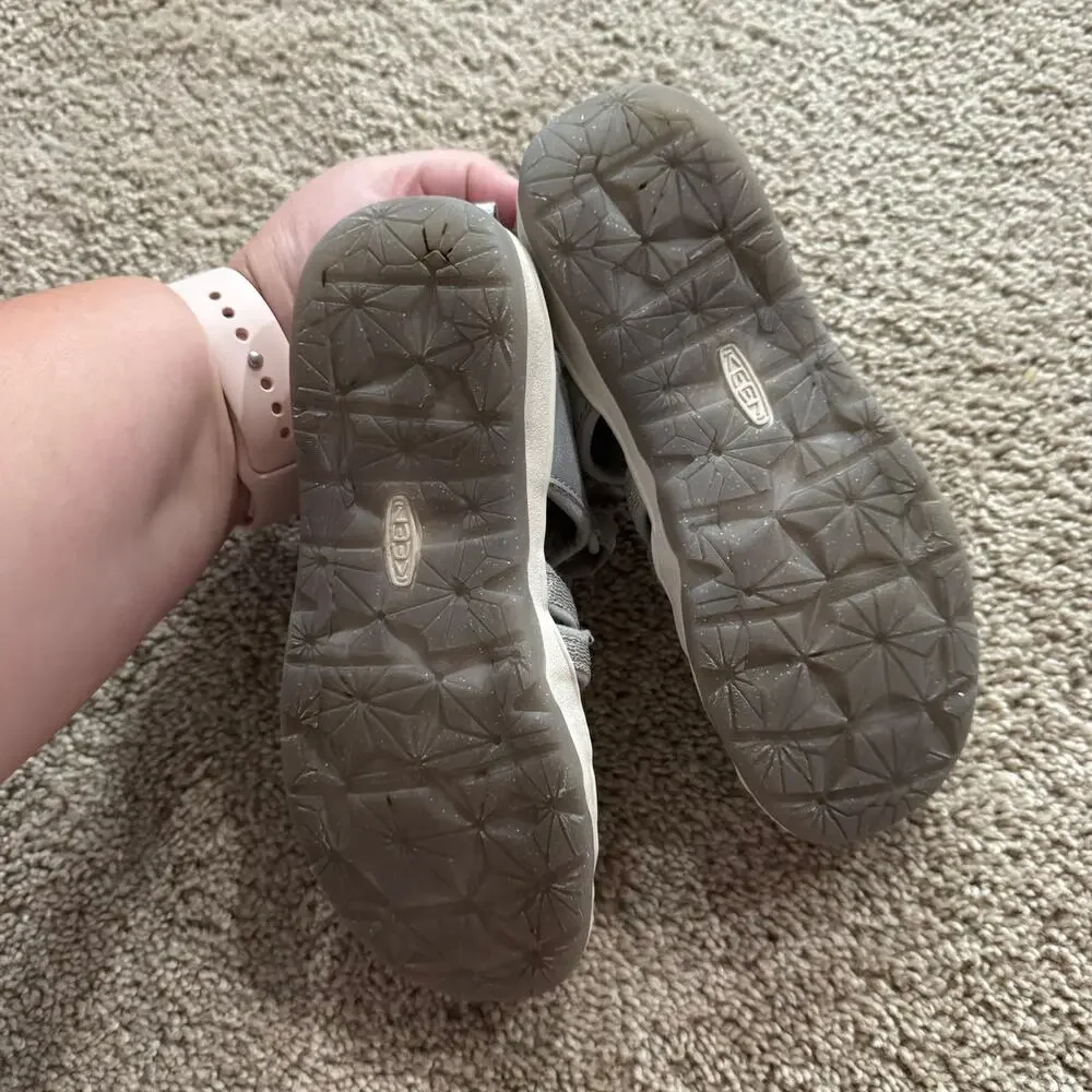 Keen Kids Moxie Adventure Hiking Sandals Little Girls Size 13 Light Gray NO TIE